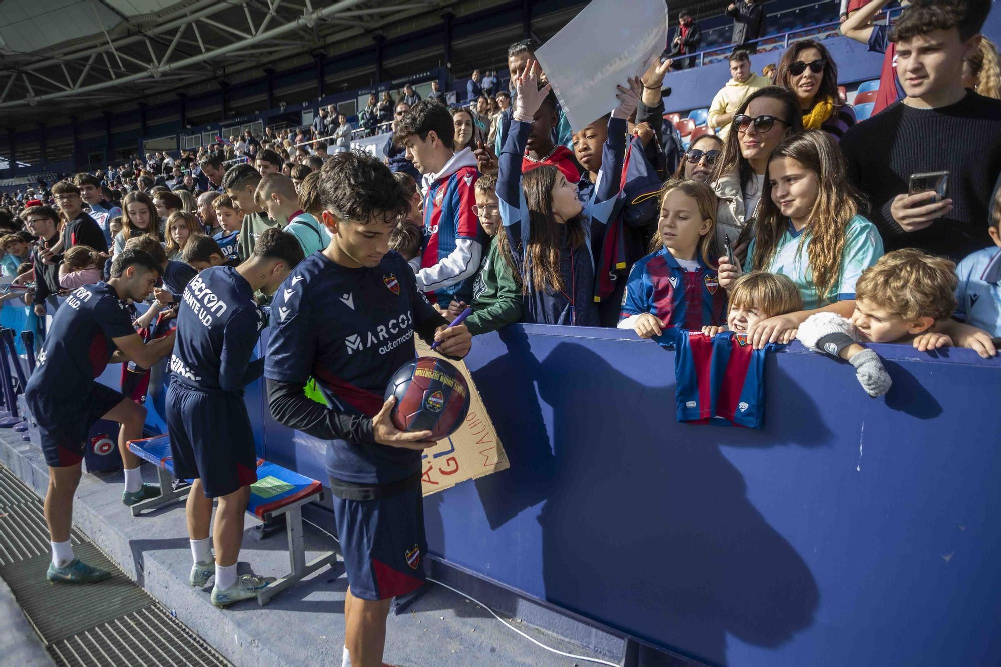 Puertas abiertas entrenamiento Levante