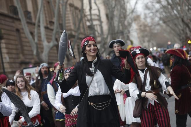 Karneval 2025 in Palma: Bunte Verkleidungen und Protest gegen die Wohnungsnot