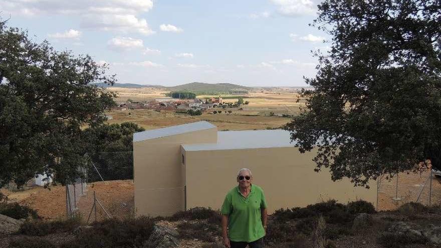 El depósito de agua en el cerro del Seijo.