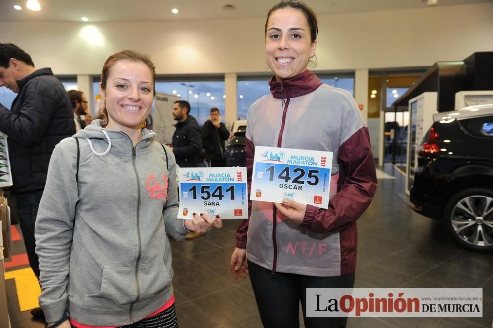 Entrega de dorsales para la Murcia Maratón