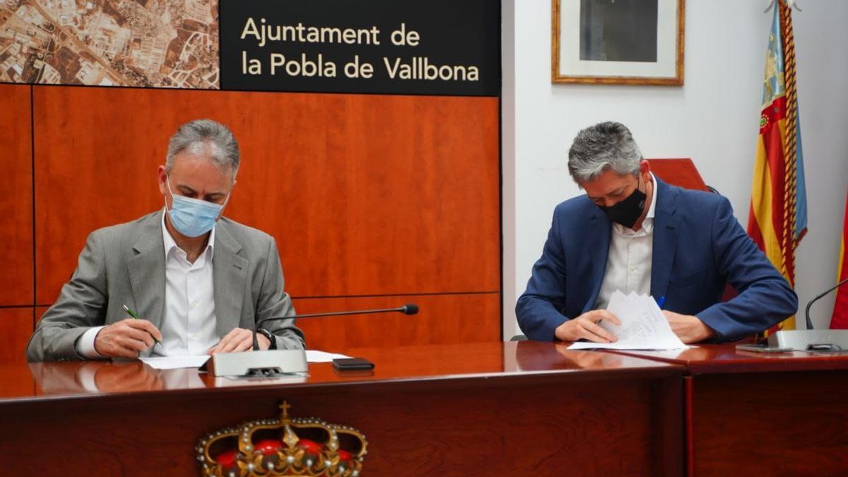 Firma de la concesión de las 29 viviendas