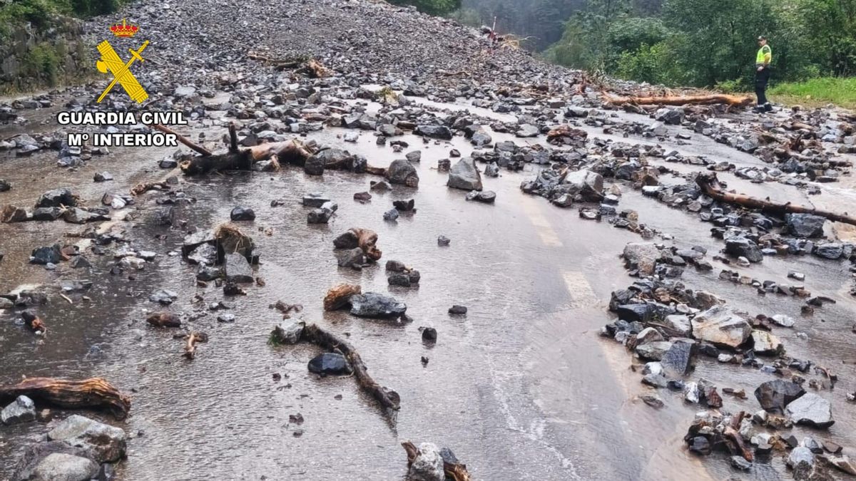 Vídeo | Uno de los desprendimientos que ha cortado la carretera entre Panticosa y el balneario