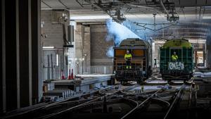 Pruebas de las vías de alta velocidad en la estación de la Sagrera, en Barcelona.