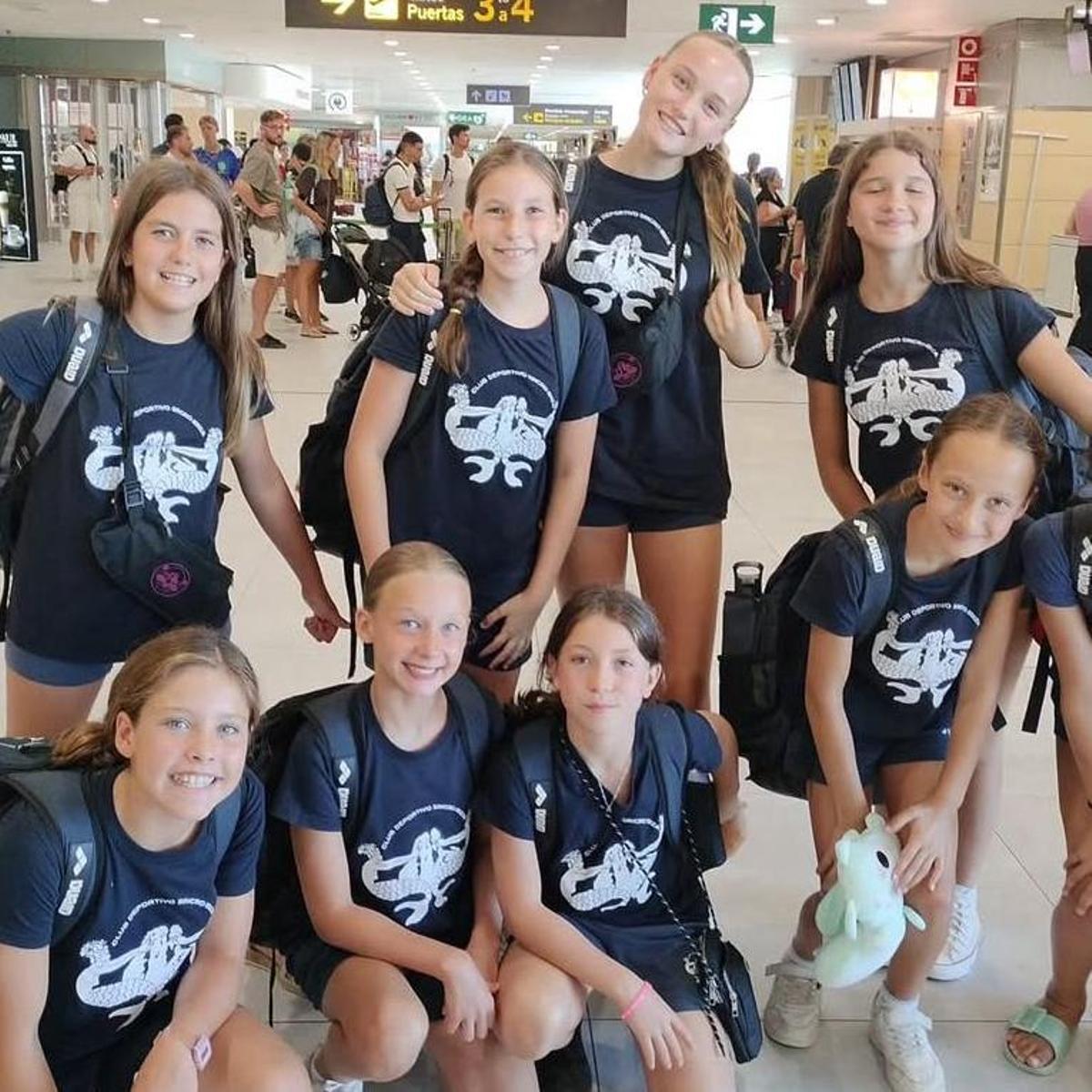 La expedición del Club Deportivo Sincro Ibiza, preparada para el Campeonato de España en Sabadell.
