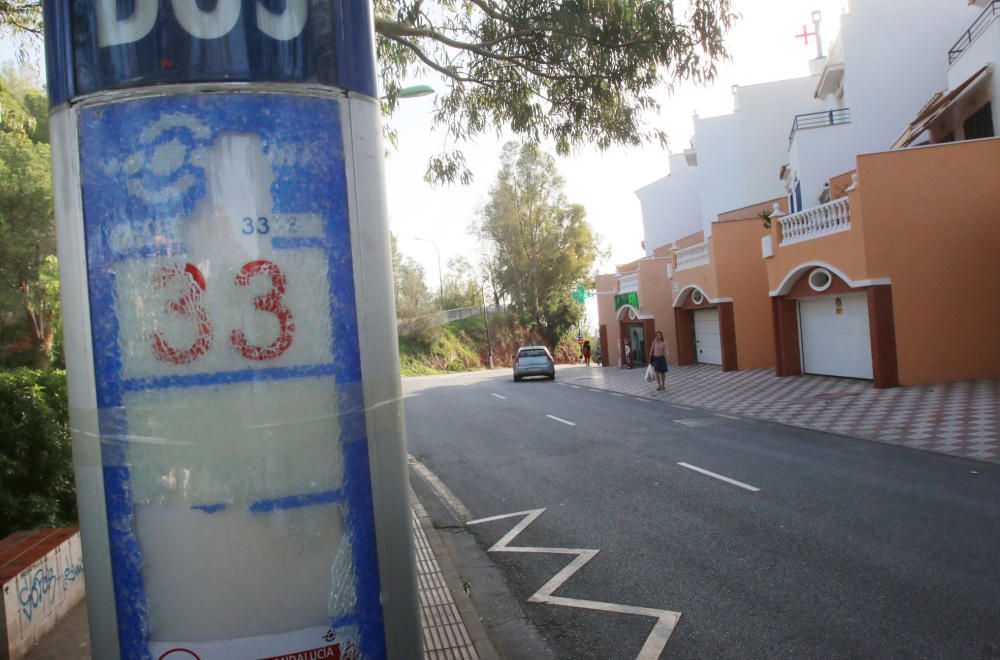 La EMT ha detectado destrozos en once marquesinas de la línea 33, por el Cerrado de Calderón y Parque Clavero