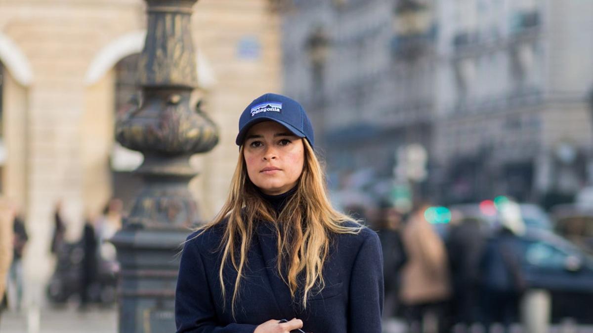 Miroslava Duma y so gorra de Patagonia