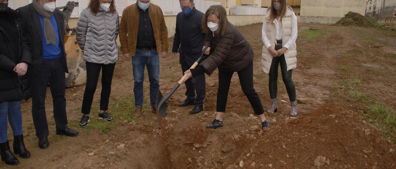 Marratxí coloca la primera piedra para la construcción de 34 viviendas públicas