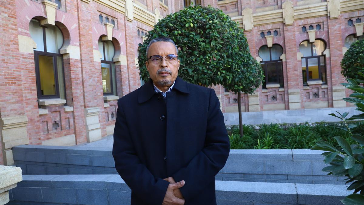 El rector de la Universidad de Sebha, Masoud Emhemmed Salih Alragig.