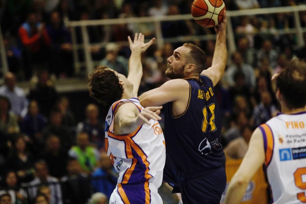 El Oviedo Baloncesto y el Palencia, en imágenes