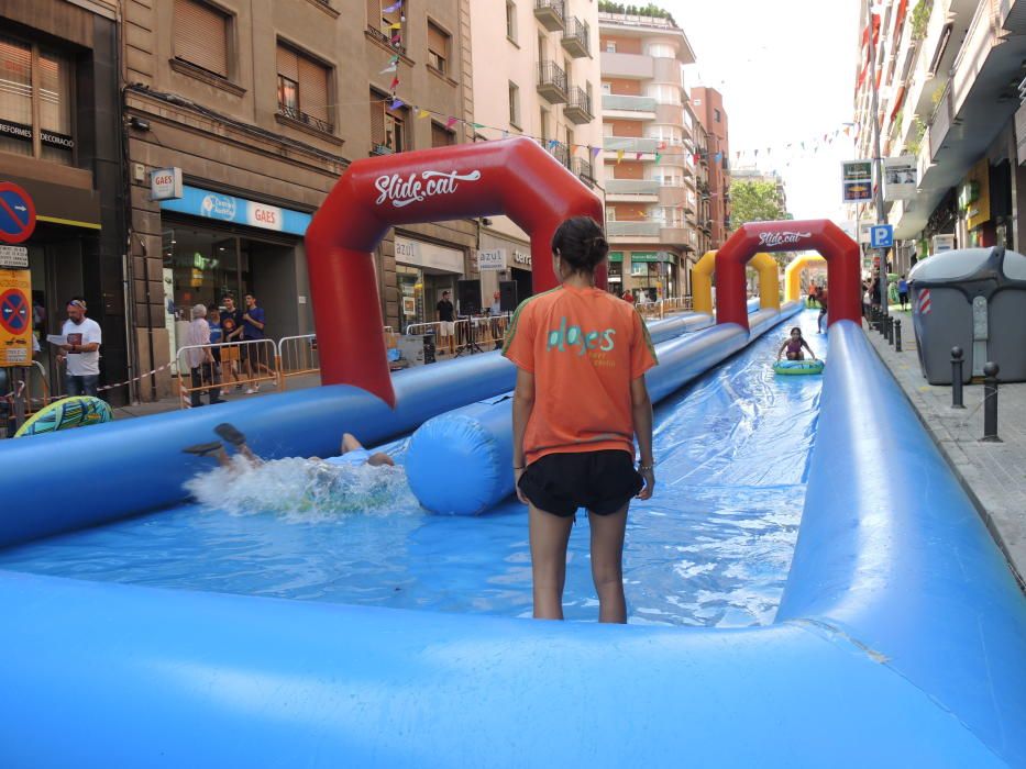 El tobogan aquàtic de 50 metres remulla la festa major