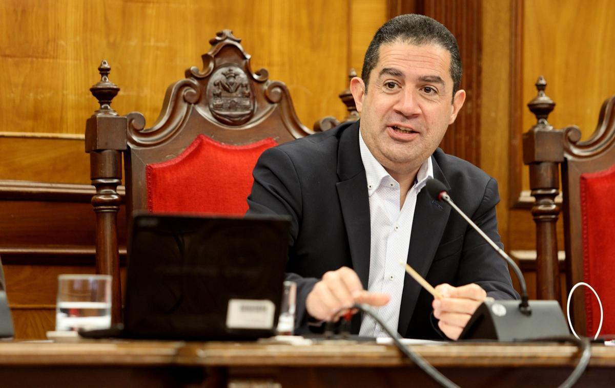 El Ayuntamiento de Alcoy pide al Consell que declare el área de salud como de difícil cobertura El Ayuntamiento de Alcoy pide al Consell que declare el área de salud como de difícil cobertura