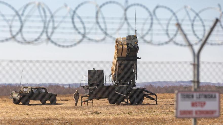 Rzeszow: Cómo un aeropuerto regional de Polonia se ha transformado en un 'hub' militar y humanitario para Ucrania