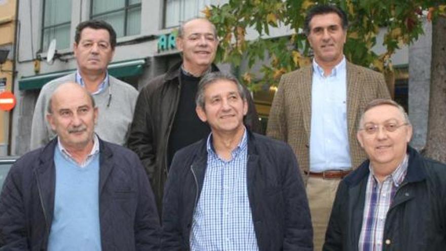 De izquierda a derecha, arriba, Chema Muñiz, César Pérez y Cuco Fernández; abajo, José Antonio González, Tito Aramendi y José Ramón González.