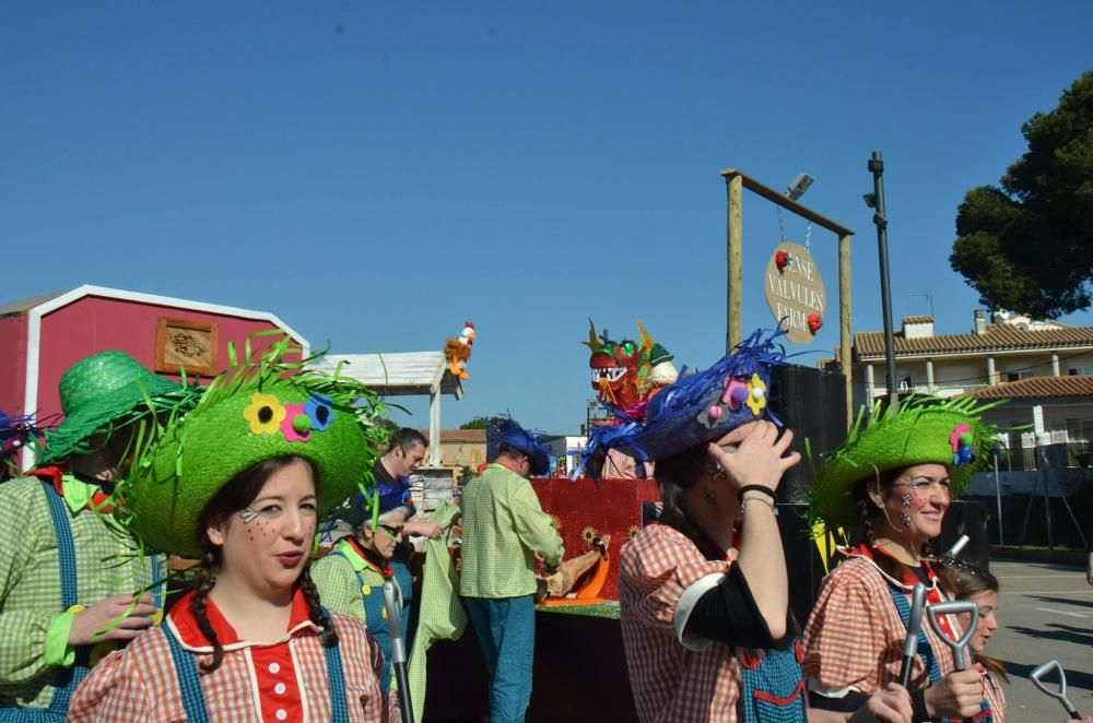 La gran rua del carnaval de l''Escala en imatges