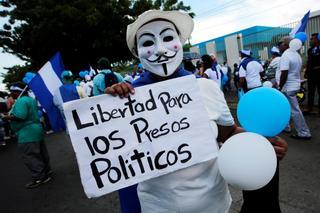 Los opositores a Daniel Ortega marchan para pedir la libertad de los presos políticos
