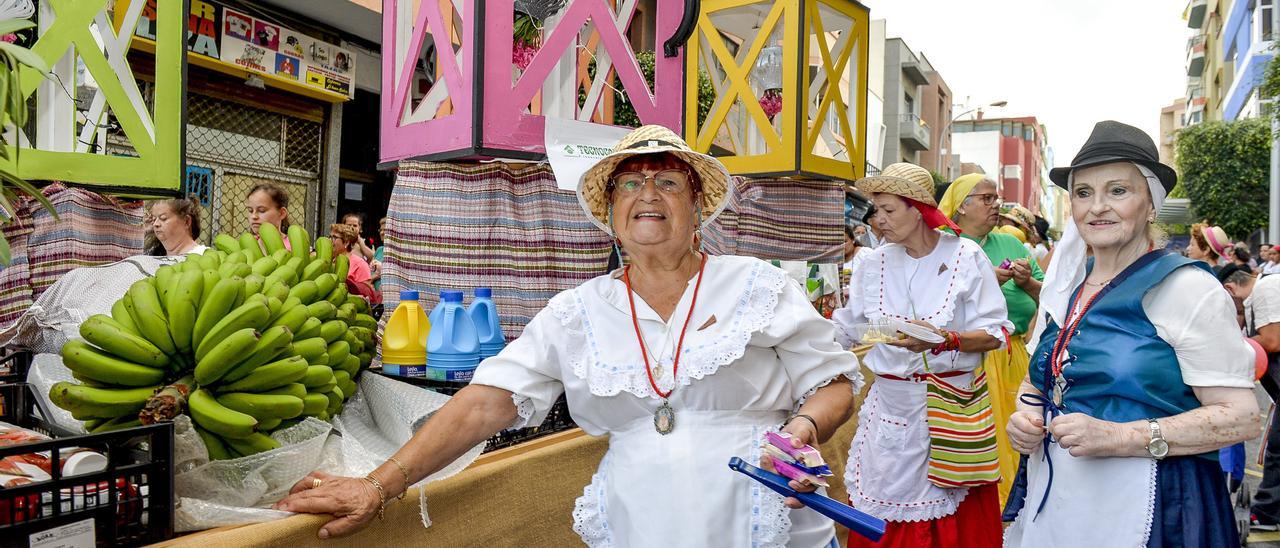 Romería de las fiestas de Los Dolores del barrio de Schamann, en Las Palmas de Gran Canaria.