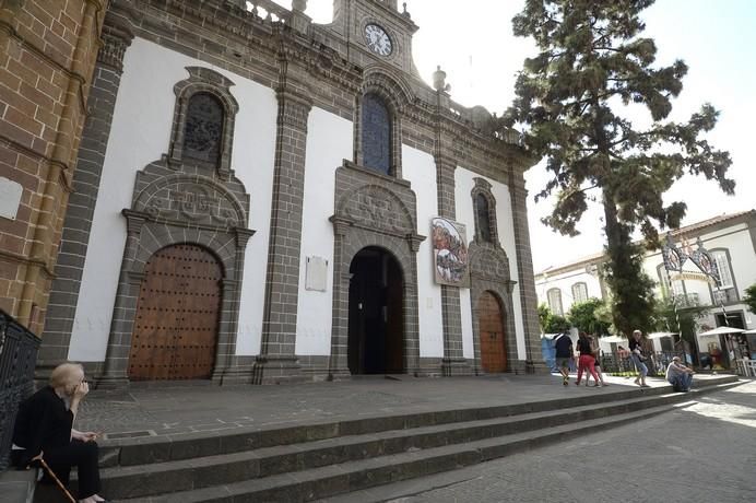 LA VIRGEN DEL PINO SIN SU MANTO. TEROR SE ...