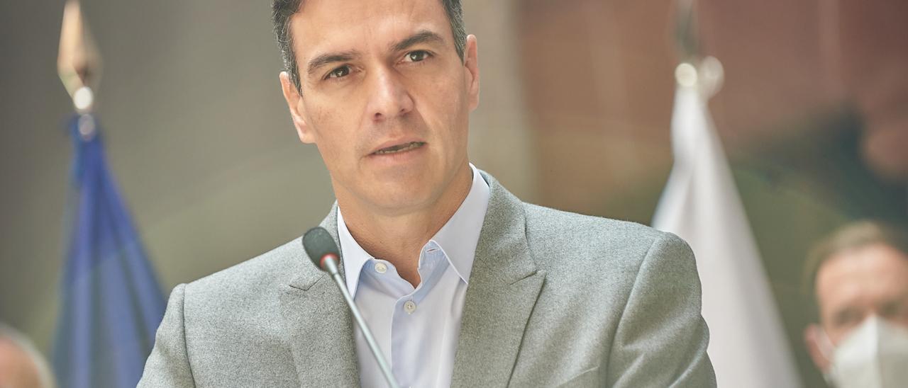 Pedro Sánchez participa en una reunión del Comité director del PEVOLCA