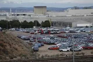 Stellantis ‘aparca’ 21.000 coches en Figueruelas por el atasco logístico