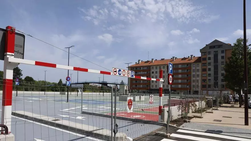 “Es una cuestión política, no para favorecer al ciudadano”, claman los vecinos ante el retraso en la apertura del parking del Polígono