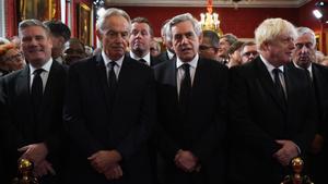 Keir Starmer, Tony Blair, Gordon Brown y Boris Johnson, en la ceremonia de proclamación del rey Carlos III del Reino Unido.