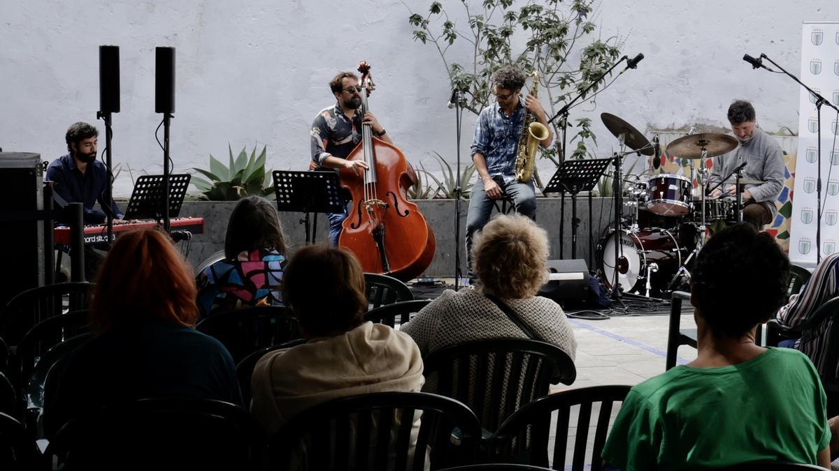 Imagen del concierto de jazz organizado el pasado fin de semana en la plaza Vicente Halconero de Las Palmas de Gran Canaria.
