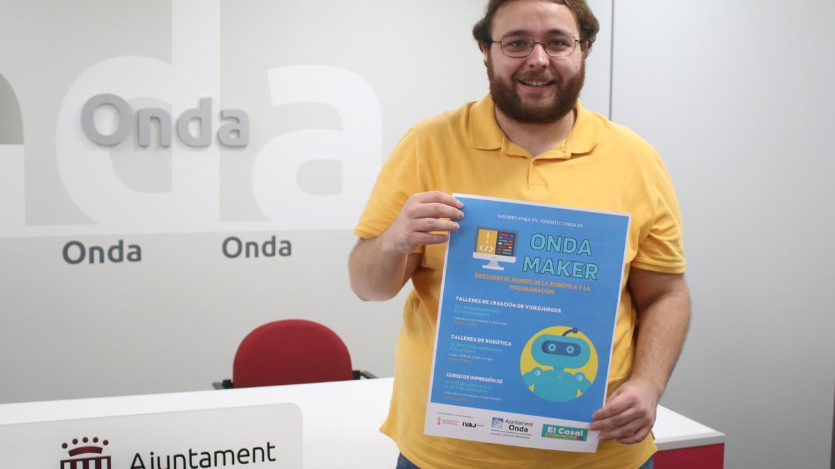 El edil de Juventud de Onda, Vicent Bou, durante la presentación de las actividades para la población más joven.