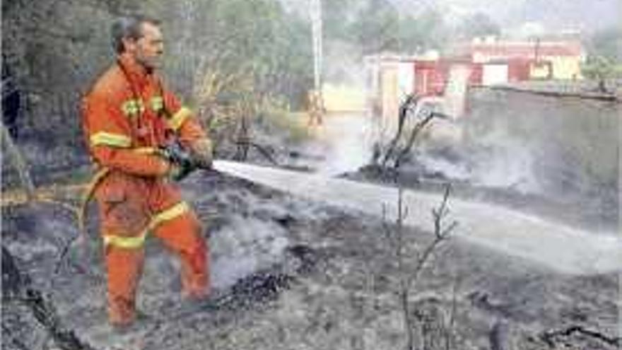 Los 14 pueblos de la Calderona piden que el Consell les ceda     la prevención de incendios forestales