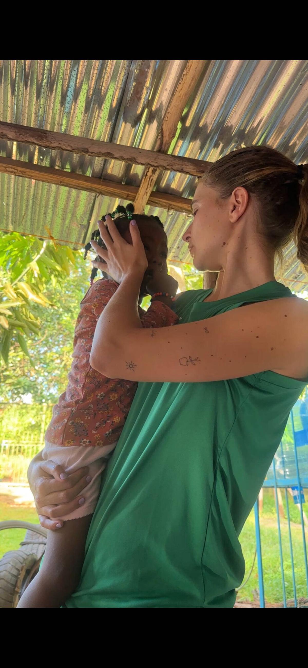 Imatges del voluntariat de Tiana Catany, d'Artés, en una escola de la República Dominicana Imatges del voluntariat de Tiana Catany, d'Artés, en una escola de la República Dominicana