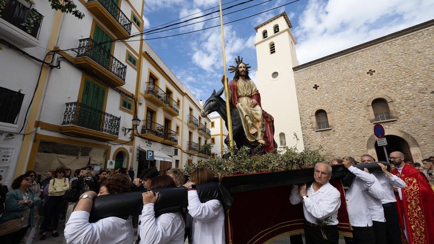 Así ha sido la procesión de la Borriquita en Ibiza