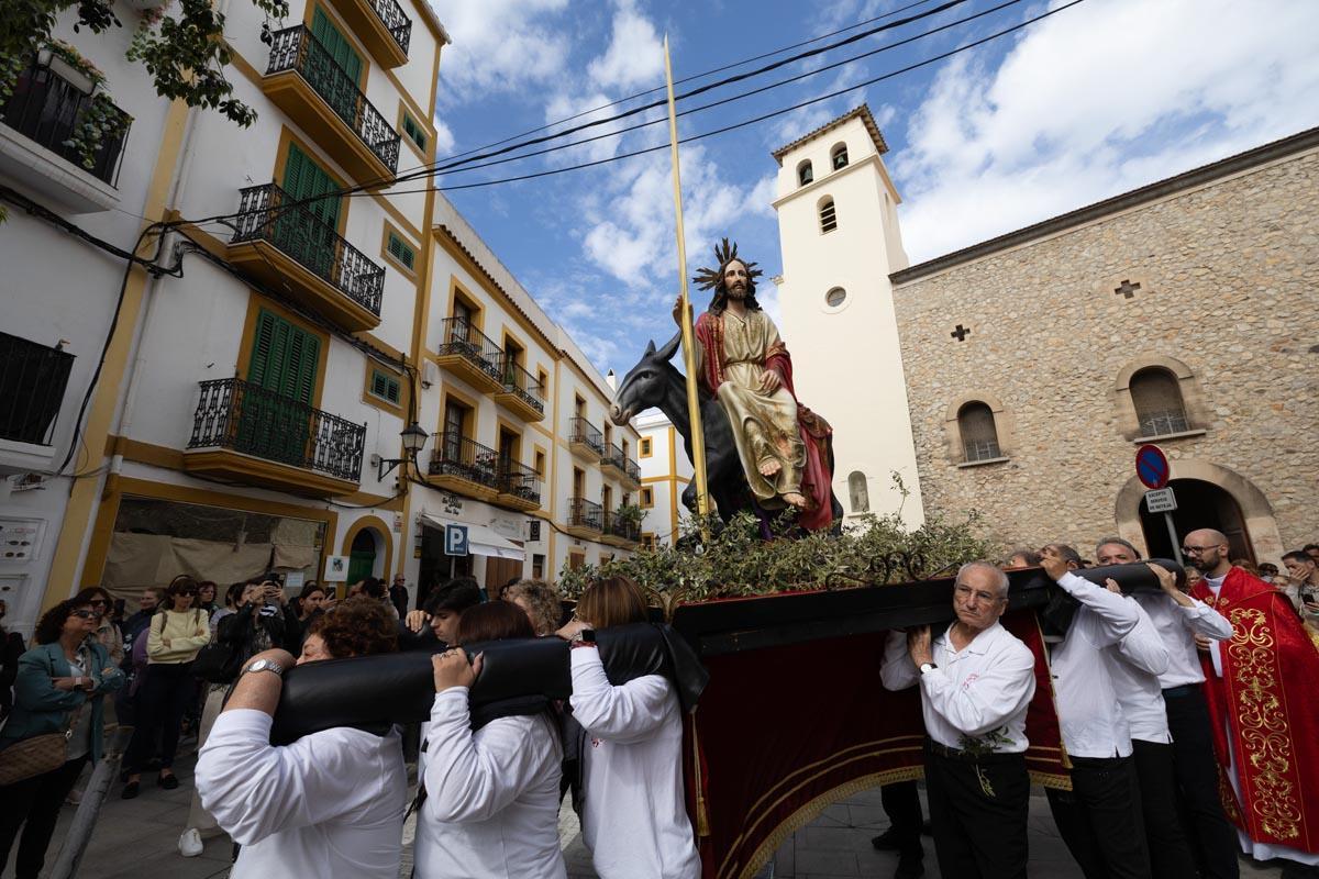 Jesús regresa a la Marina a lomos de la Borriquita