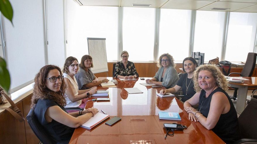 Recibimiento a la nueva directora de la Oficina de la Infancia y la Adolescencia | C.E.
