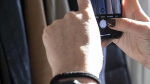 Vinted s’arrisca a violar la llei al fer servir fotos d’usuaris per a la seva IA