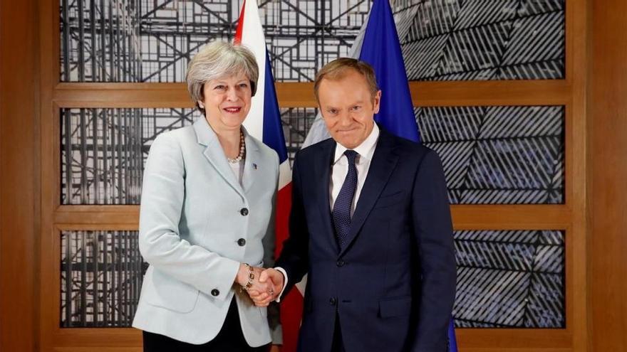 Tusk da 10 días a May para despejar el camino del &#039;brexit&#039;