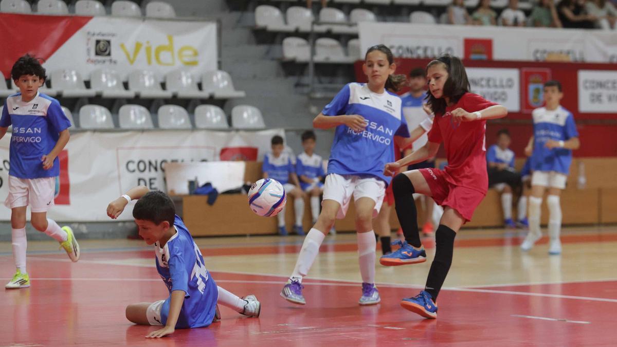 Uno de los partidos disputados ayer en la Vigo Cup.