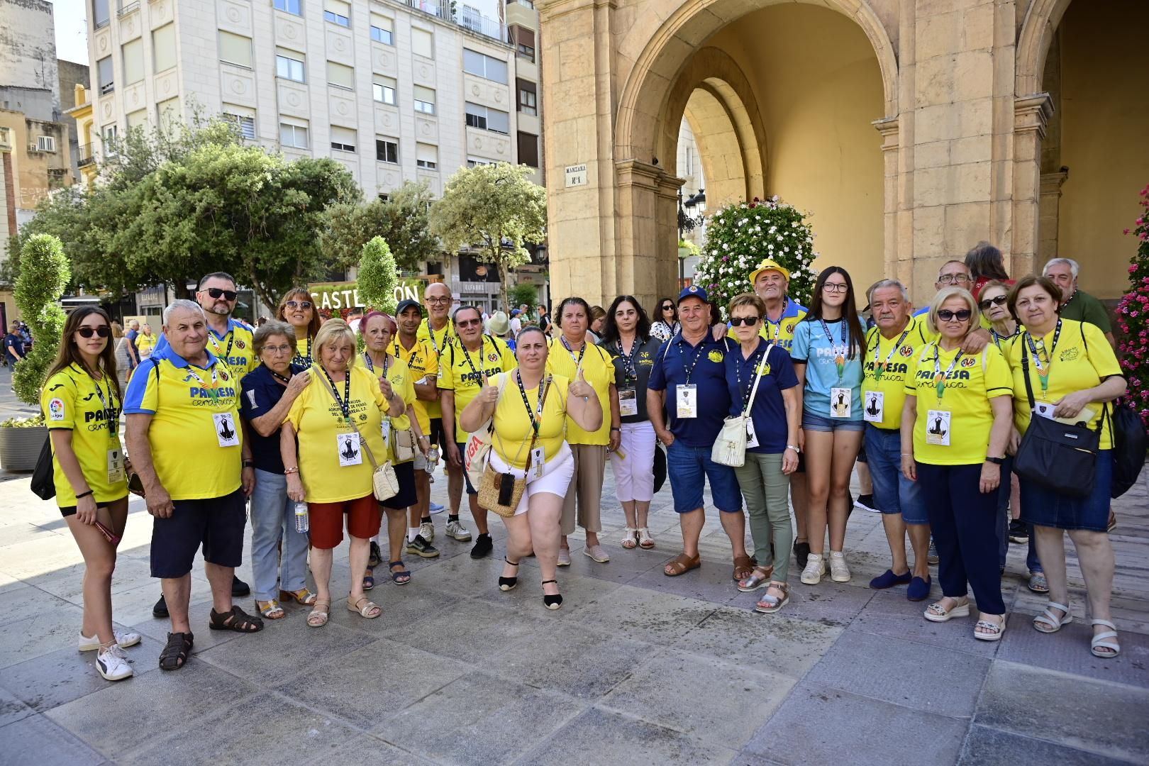 Galería | Un millar de peñistas toman Castellón