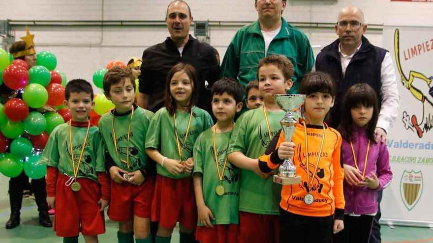 Benjamines del Racing Zamora durante el último Torneo Fútbol Sala Racing Zamora.