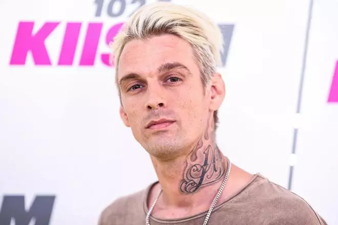 El hijo de Aaron Carter demanda a los médicos de su padre por medicación "extraña"