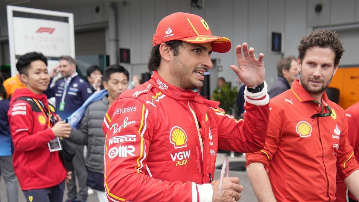 Sainz, en el paddock de Suzuka donde se celebra el GP de Japón de F1