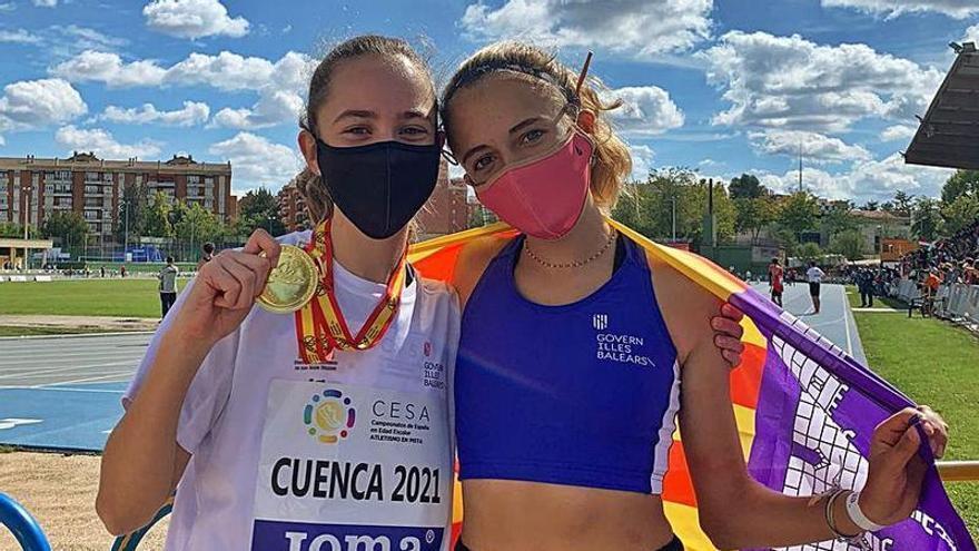 Nuria Muntaner y Ariana Robles, en Cuenca. | R.D.