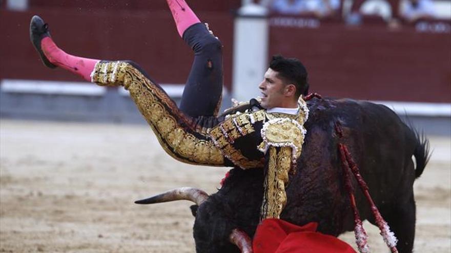 Triunfo a sangre y ley de Talavante