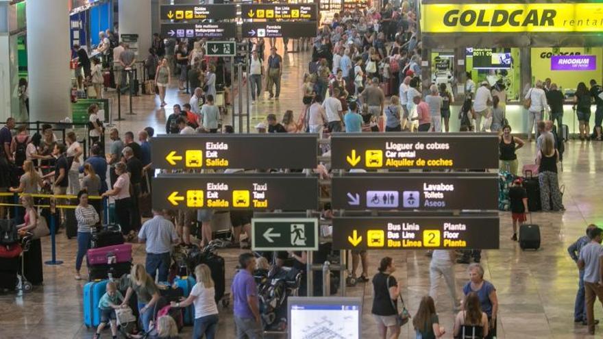 El aeropuerto de Alicante prevé 1.546 vuelos para el puente del 15 de agosto