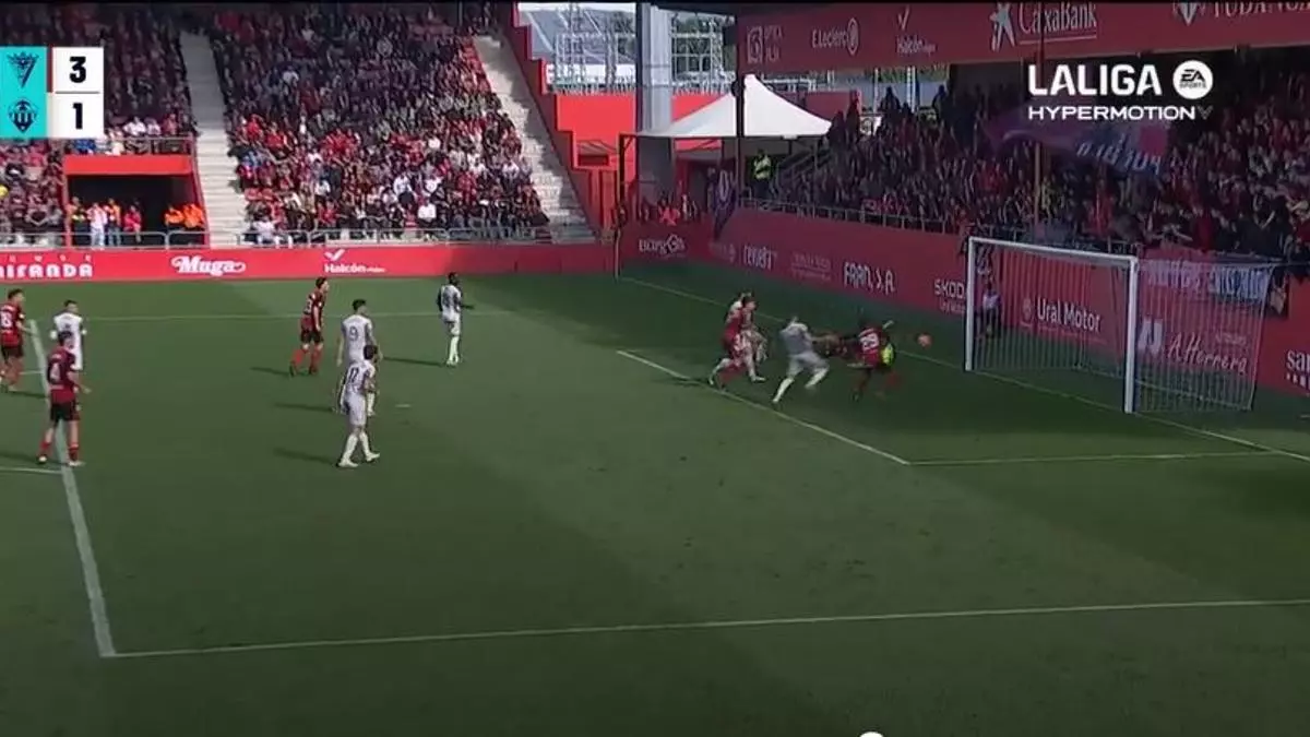 El 3-1 del Mirandés en el Mirandés 3-2 Castellón de la jornada 39 de LaLiga Hypermotion