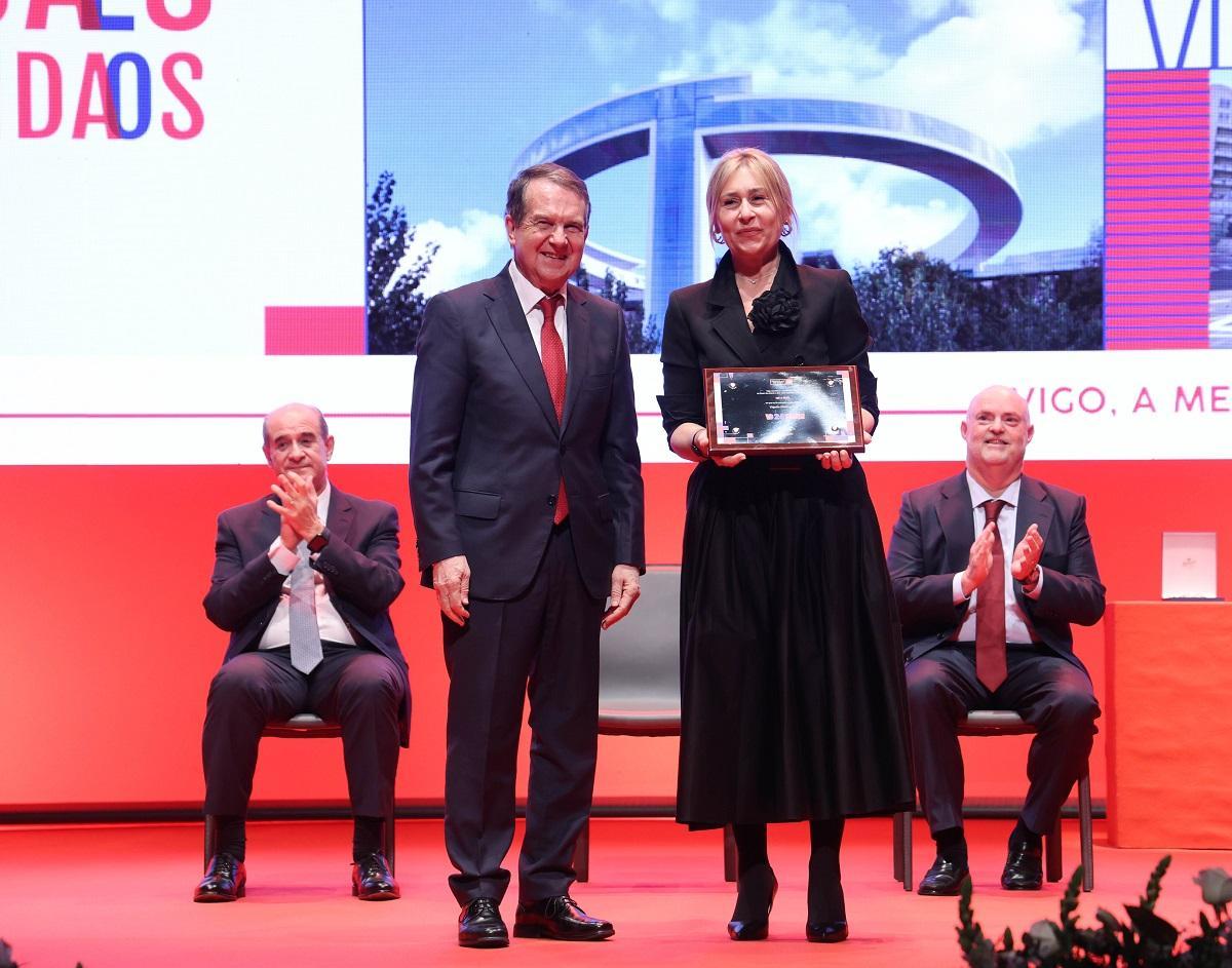 Entrega del Vigués Distinguido al IES A Guía.