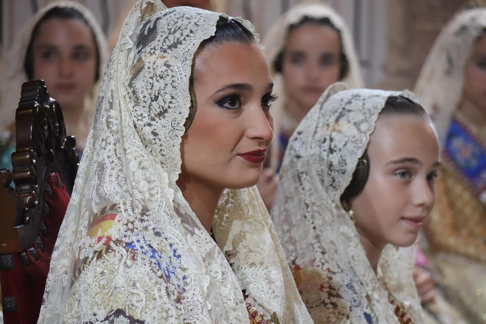 Así ha sido el Besamanos de las falleras mayores y cortes de honor 2025