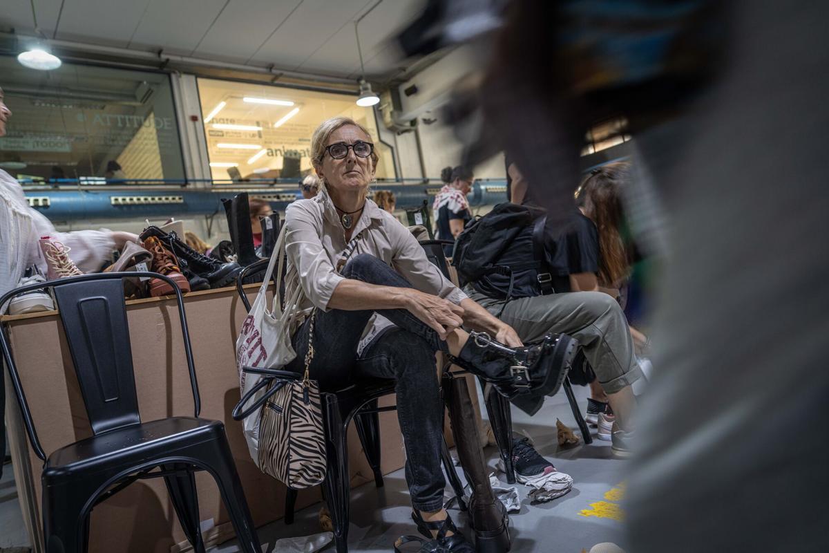 Ambiente en el outlet efímero de la cadena de zapaterías Casas, que ofrece descuentos en marcas como Converse, Aro o Camper, en Barcelona, el 22 de octubre de 2025.