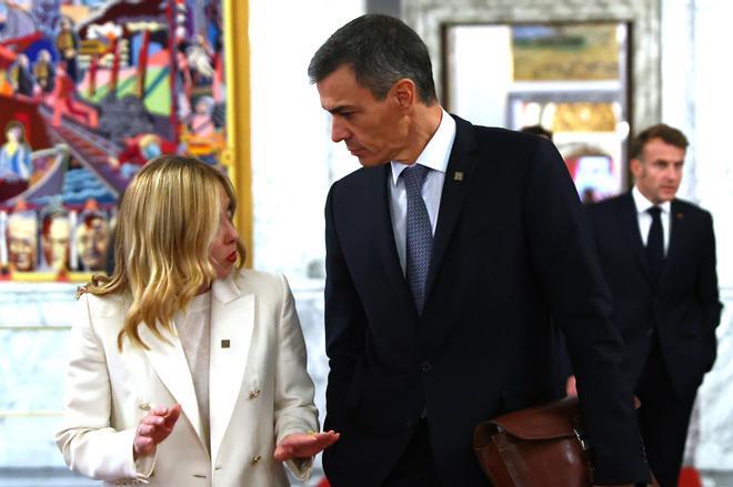El Gobierno se plantea prorrogar también los controles fronterizos con Italia como respuesta a Meloni por mantenerlos