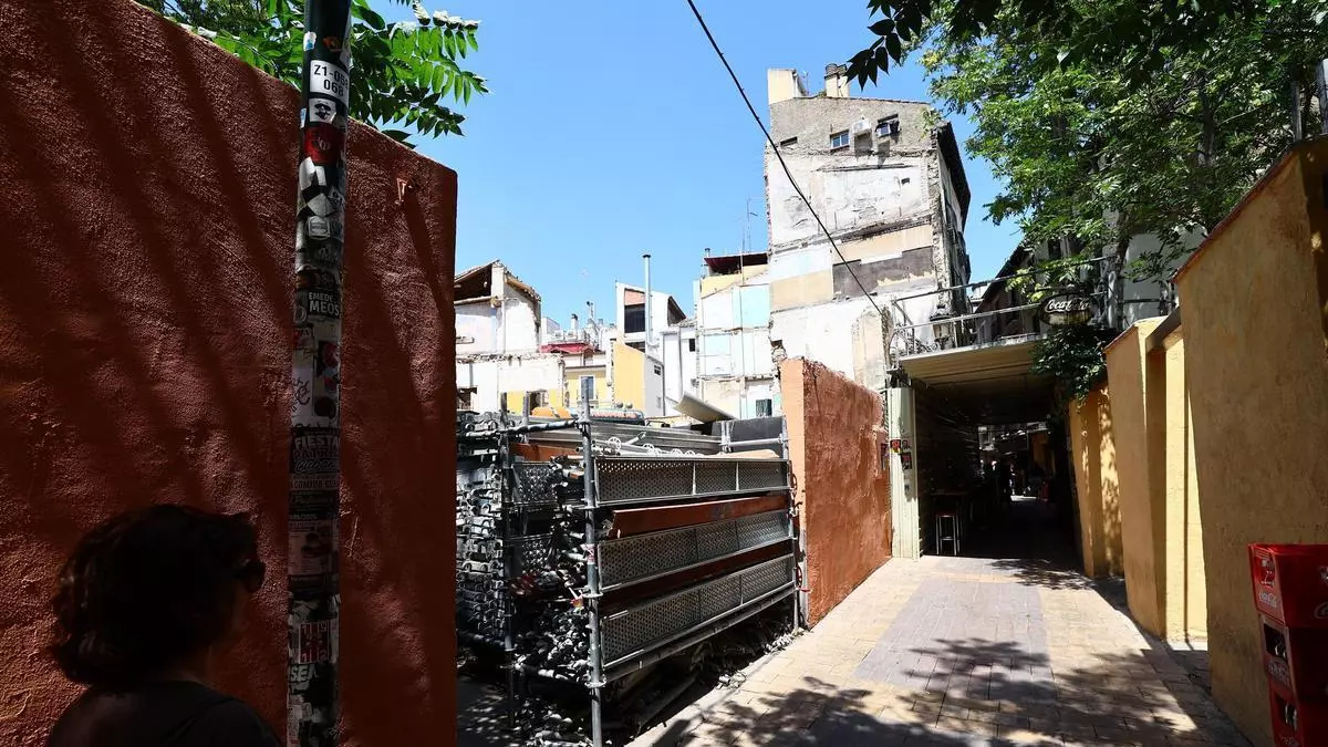 Los historiadores piden recuperar el edificio demolido en el Tubo: "No cabe ninguna excusa, esa fachada del siglo XVI se puede y se debe reconstruir"