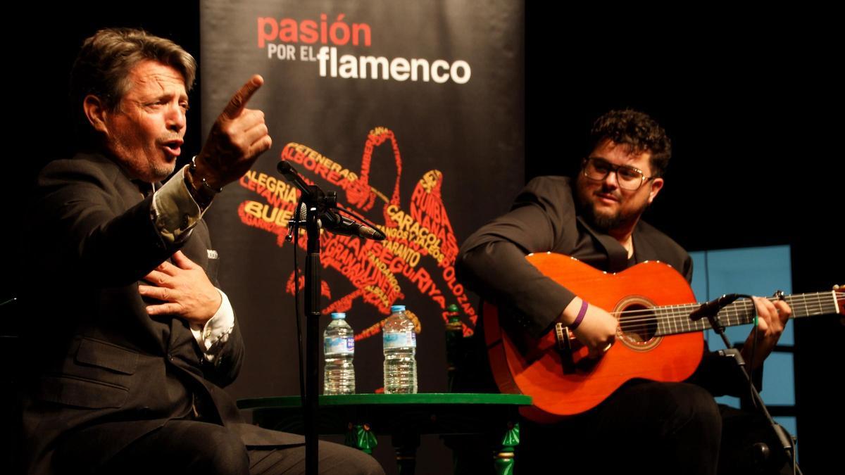 Pedro Cintas y Rodrigo Fernández durante su actuación en Monesterio