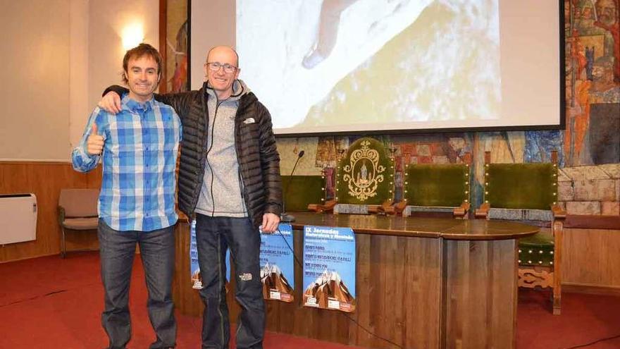 Eneko (izquierda) e Iker (derecha) Pou en las Jornadas de Naturaleza y Montaña.